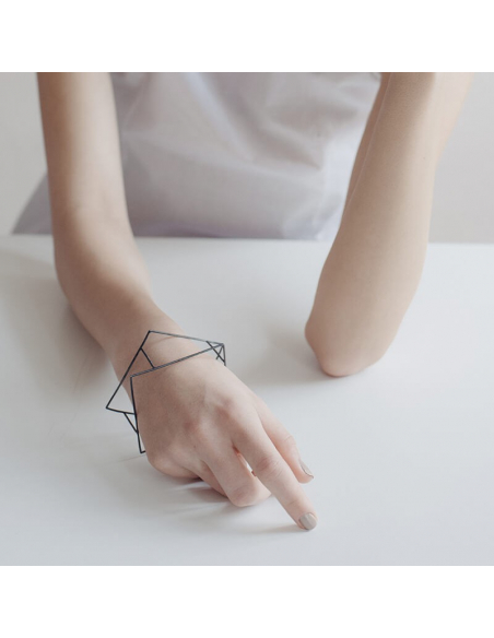 Bratara TRANSLATIONS design minimal, realizata manual. - Monom