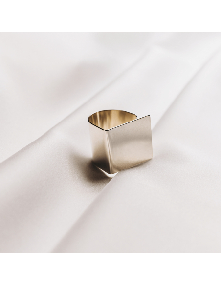 PLATTITUDE RING SQUARE Minimalist, handcrafted - Monom