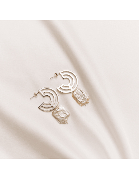 The Extrovert Circle Hoops pearl earrings  Minimalist, handcrafted - Monom