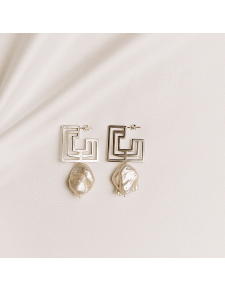 EXTROVERT square Hoops pearl earrings  Minimalist, handcrafted - Monom