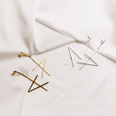 Ohrringe ALPHABET STÄRKE Minimalistisch, handgefertigt. - Monom