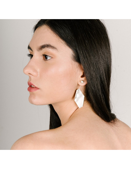 Cercei IMPERFECT LEAF SMALL Minimal, realizati manual - Monom