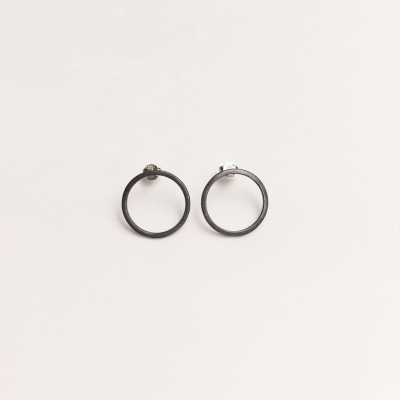 Cercei PLATTITUDE EMPTY CIRCLES Minimal, realizati manual. - Monom