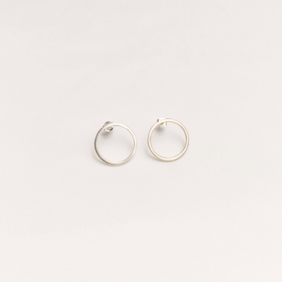Cercei PLATTITUDE EMPTY CIRCLES Minimal, realizati manual. - Monom