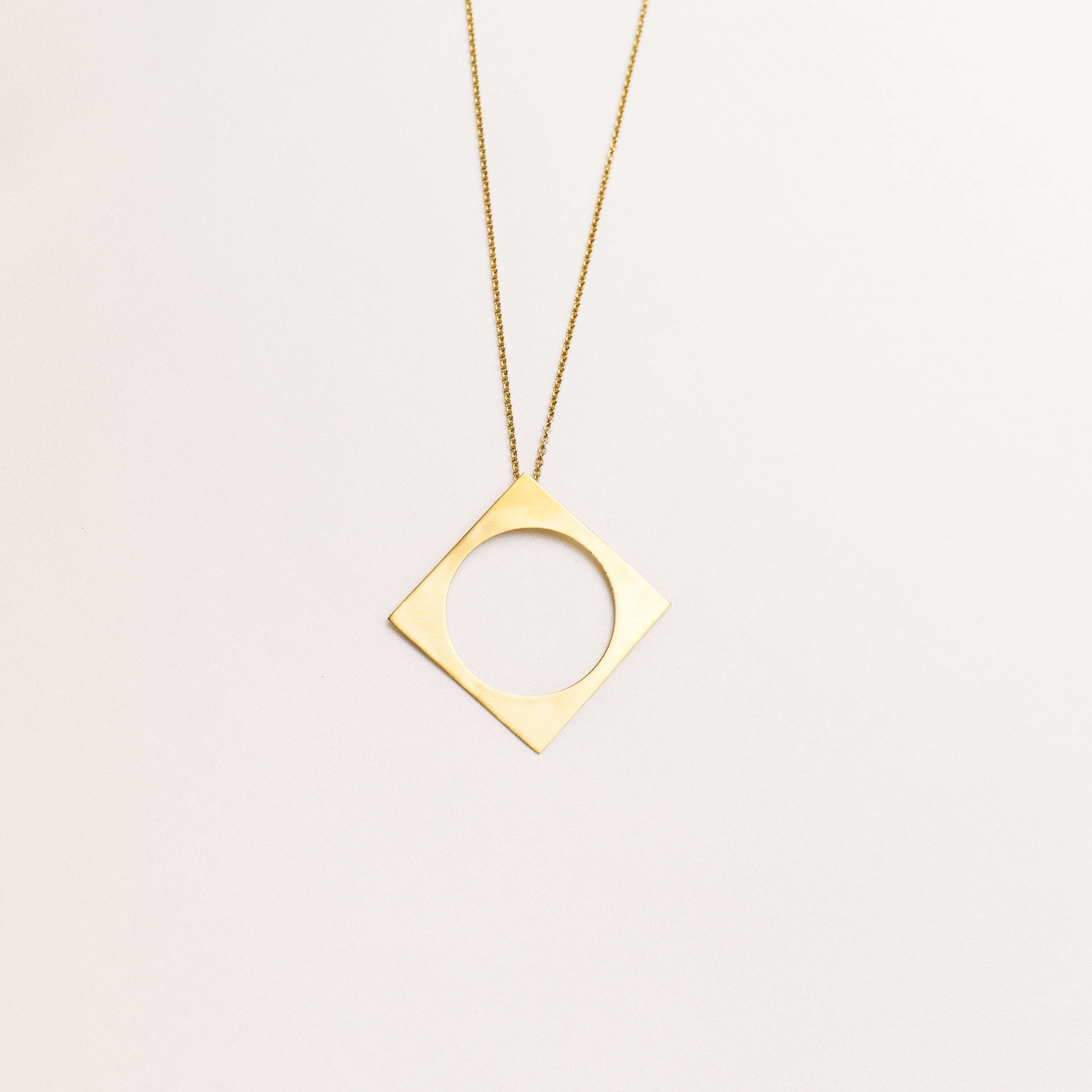 Colier PLATTITUDE S-CIRCLED Minimal, realizat manual. - Monom