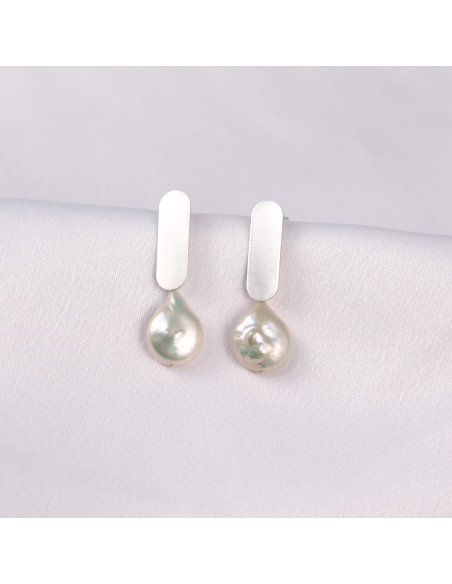 Lush Oval Minimal Earrings - Handmade by Monom