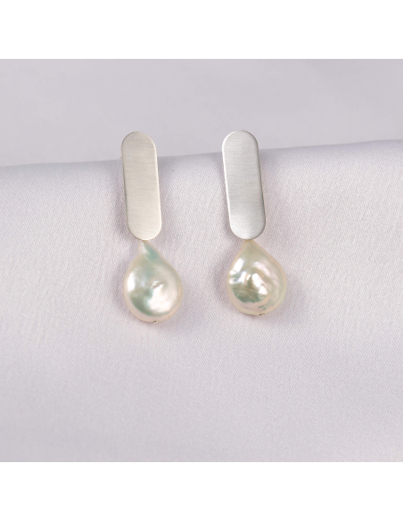 Lush Oval Minimal Earrings - Handmade by Monom