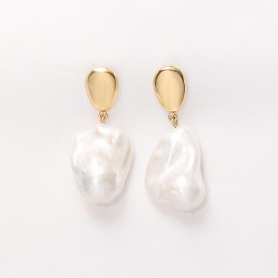 SIA SMALL Minimal Earrings, Handmade by Monom