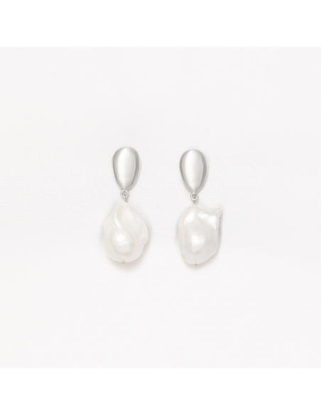 SIA SMALL Minimal Earrings, Handmade by Monom