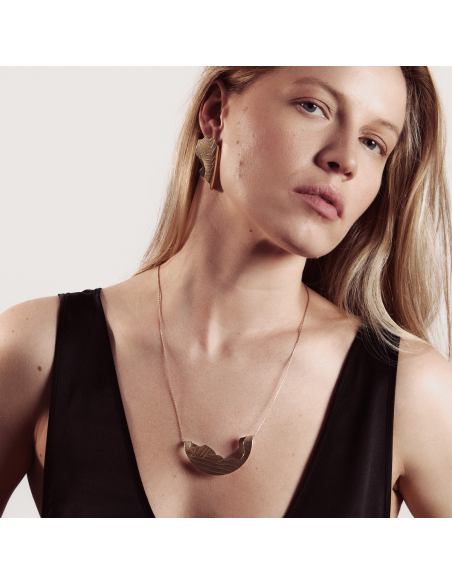 IRIDEA SMALL TEXTURED EARRINGS