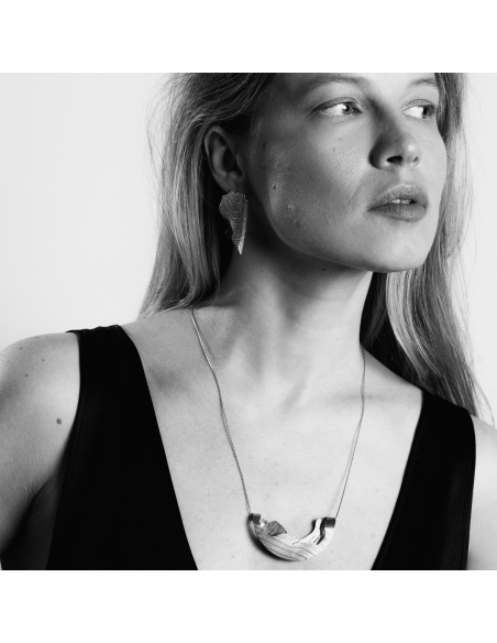 IRIDEA SMALL TEXTURED EARRINGS