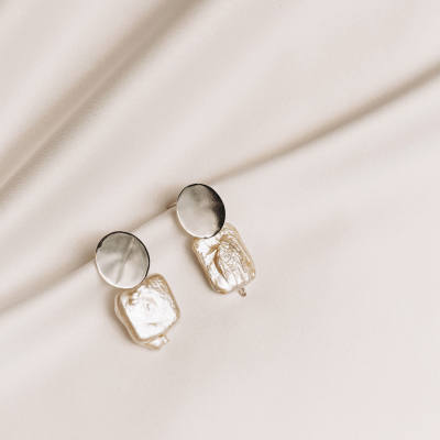 Cercei PLATTITUDE Circle Lush perla Minimal, realizate manual. - Monom